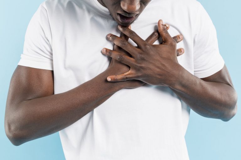 Cardiomyopathie : Causes, symptômes et traitements